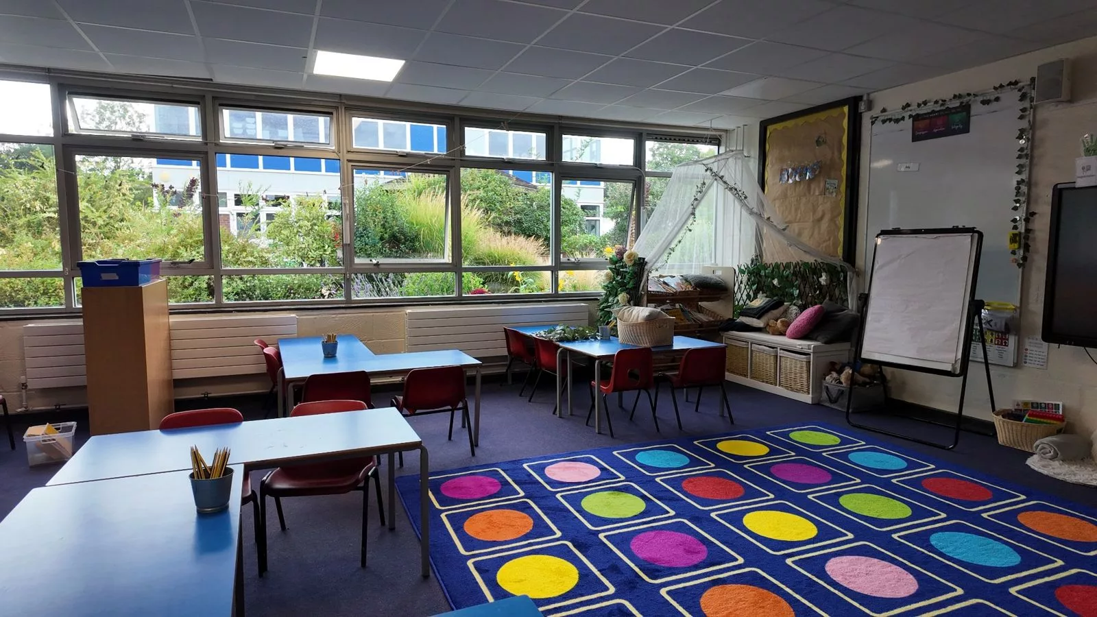 Loseley Fields Primary School, Godalming, Surrey