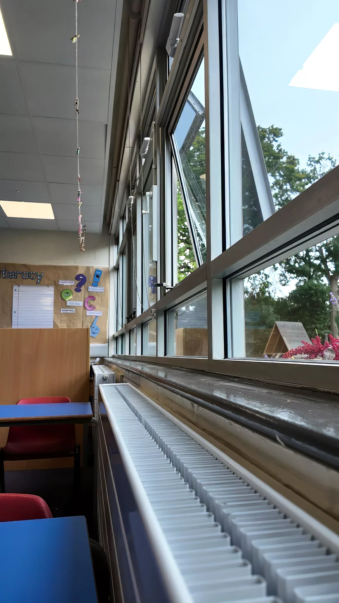 Loseley Fields Primary School, Godalming, Surrey